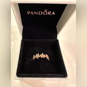 New PANDORA Daisy Flower Ring, Size 5